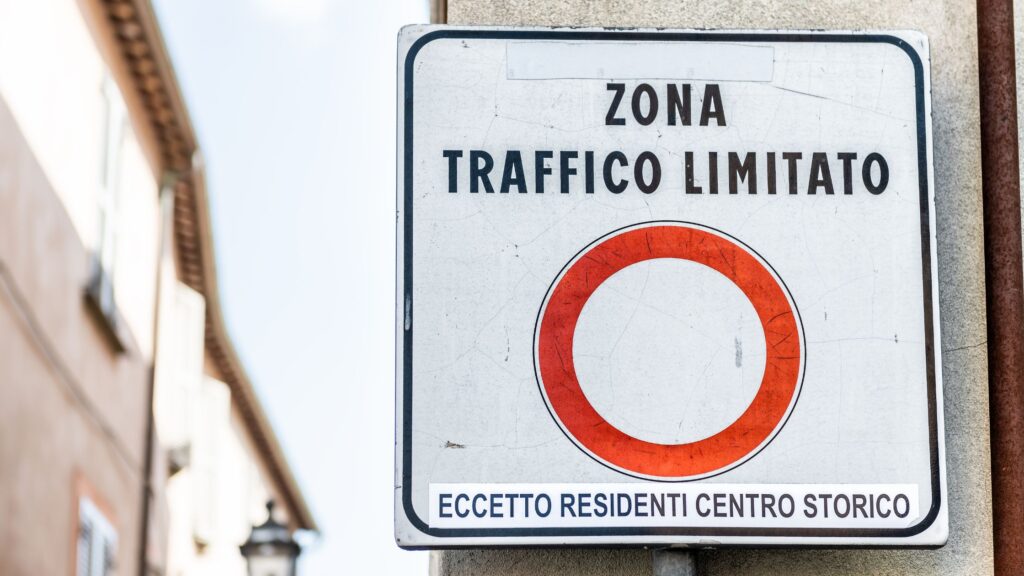 Permessi ZTL occupazione suolo pubblico trasloco Roma - Etna Traslochi